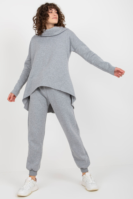 Pelēks sporta krekla pamatkomplekts...