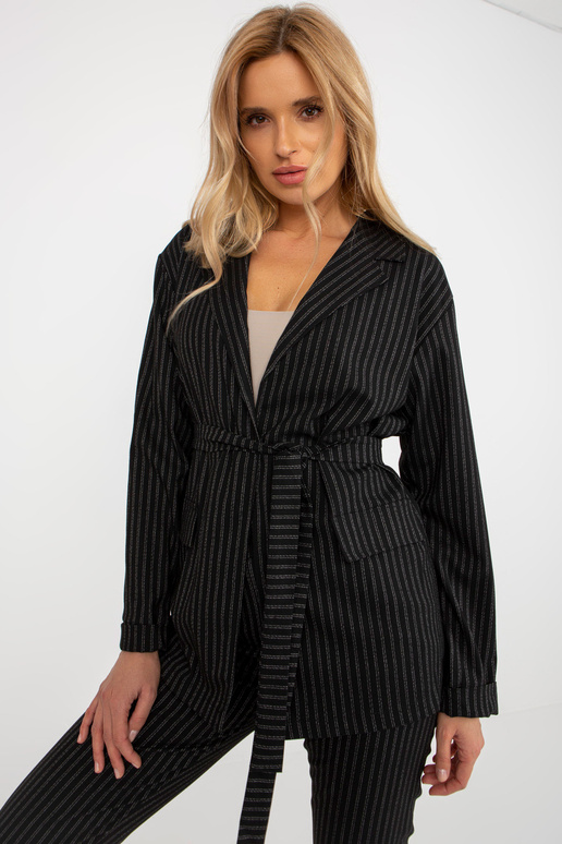 Melns elegants uzvalka žakete ar... Melns elegants uzvalka žakete ar...