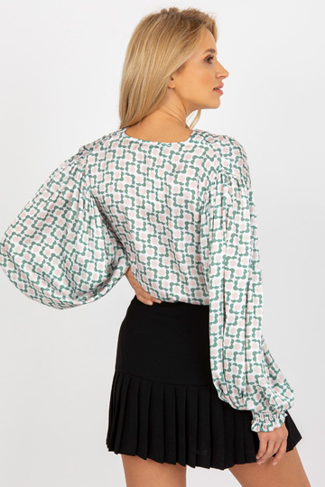 Balts un bēšs krekls ar... 2