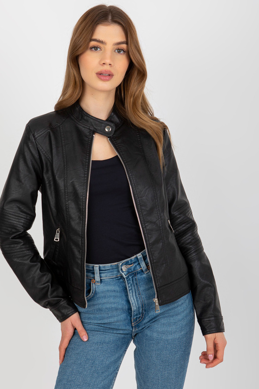 Melna sieviešu eko ādas motociklistu...