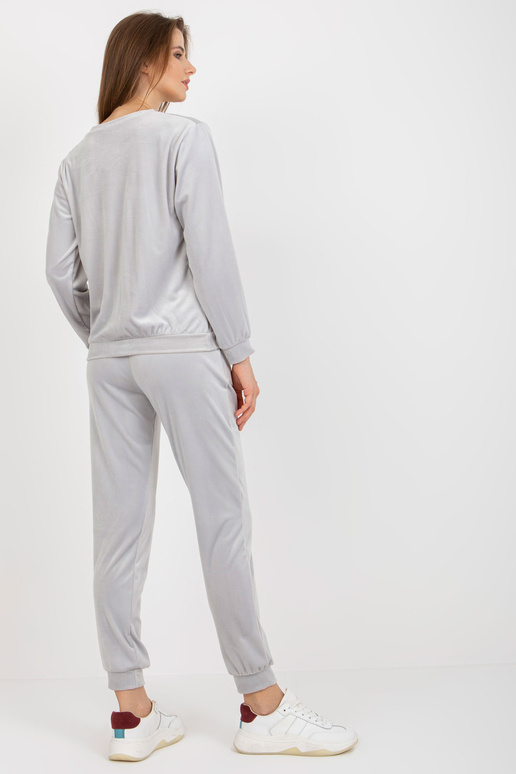 Gaiši pelēks velūra komplekts ar...