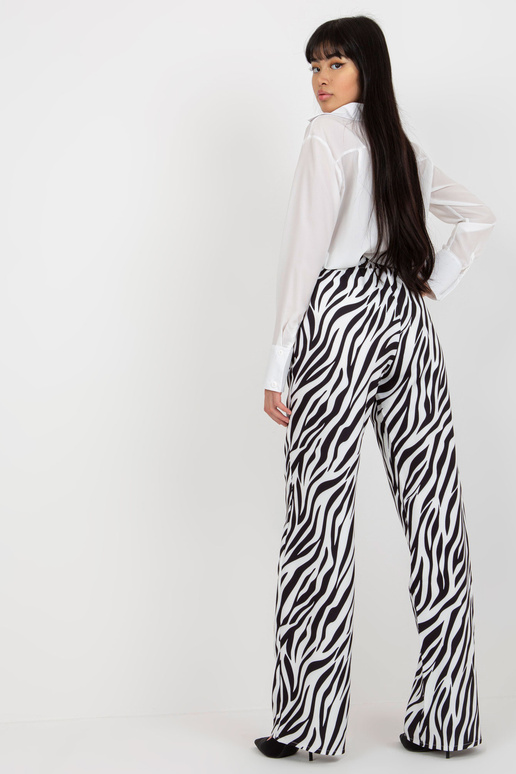 Melnbaltas platas bikses ar dzīvnieku...