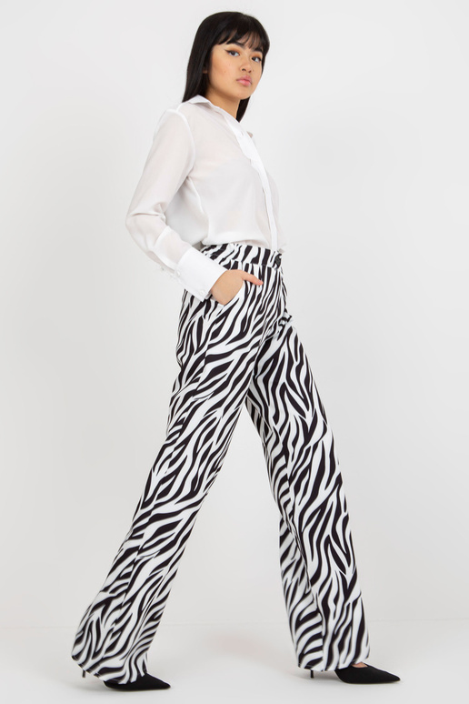 Melnbaltas platas bikses ar dzīvnieku...