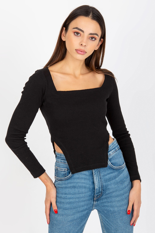 Melna īsa rievota blūze ar šķēlumiem...