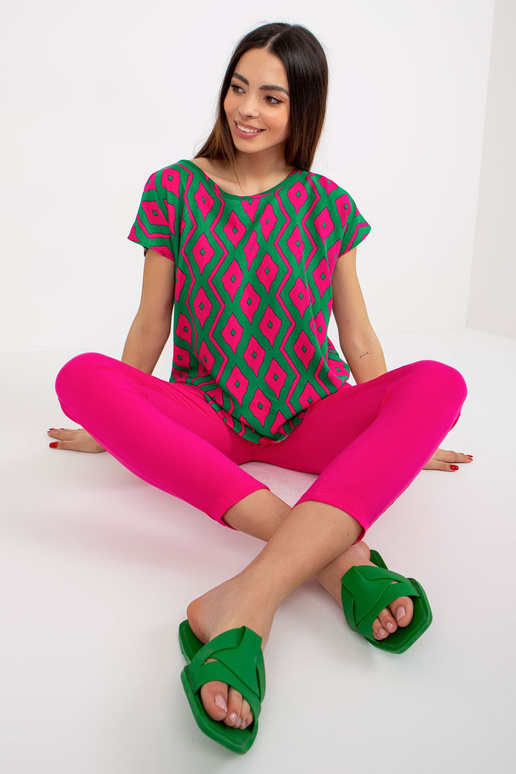 Zaļa blūze ar apdruku un īsām... Zaļa blūze ar apdruku un īsām...