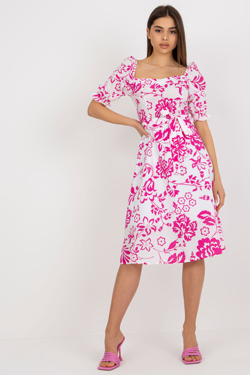 Balta un fuksijas krāsas kleita ar jostu