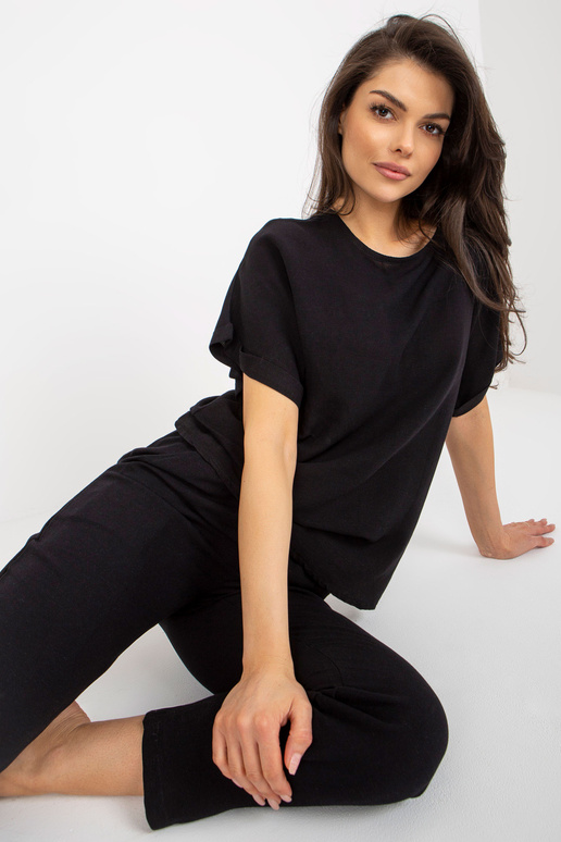 Melns vasaras komplekts ar blūzi un... Melns vasaras komplekts ar blūzi un...