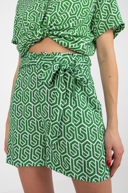 Zaļi raksti ikdienas šorti ar jostu... Zaļi raksti ikdienas šorti ar jostu...