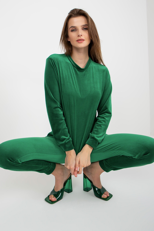 Zaļš sieviešu velūra komplekts ar...