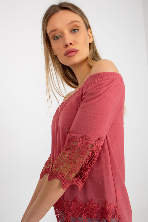 Netīri rozā spāņu blūze ar ažūra apdari
