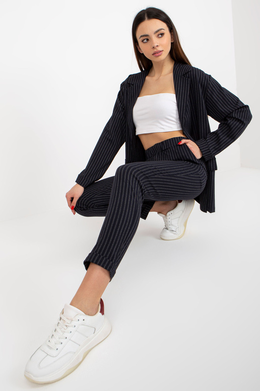 Tumši zils elegants žakete no... Tumši zils elegants žakete no...