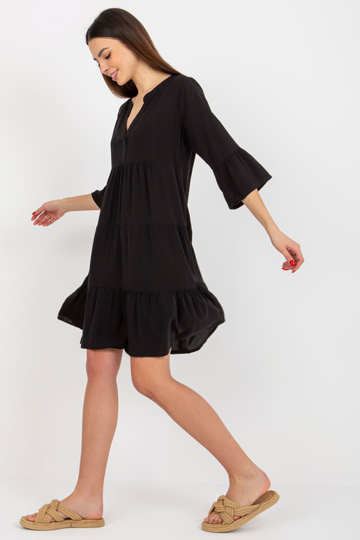 Melna brīva kleita ar volāniem un 3/4...