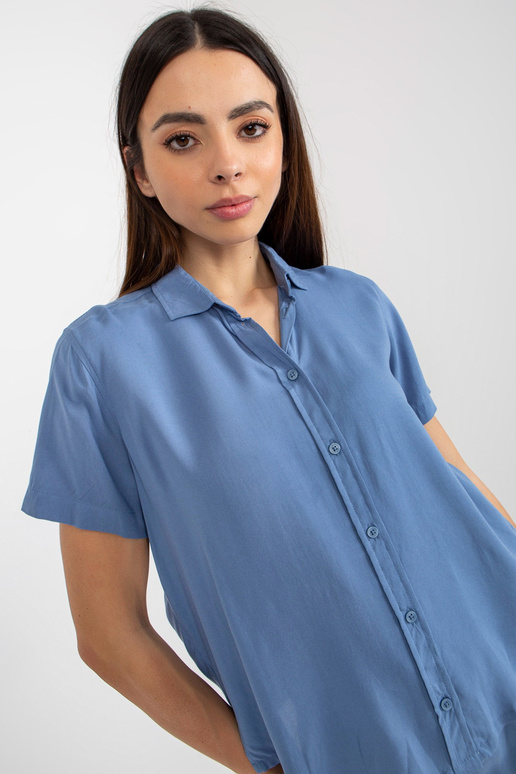 Zila jakas kreklblūze ar zema līmeņa... Zila jakas kreklblūze ar zema līmeņa...