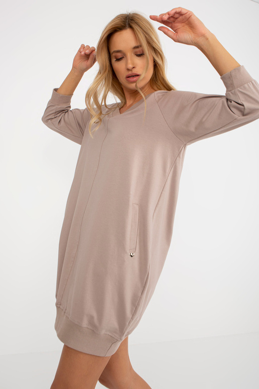 Tumši bēša pamata sporta kreklkleita...