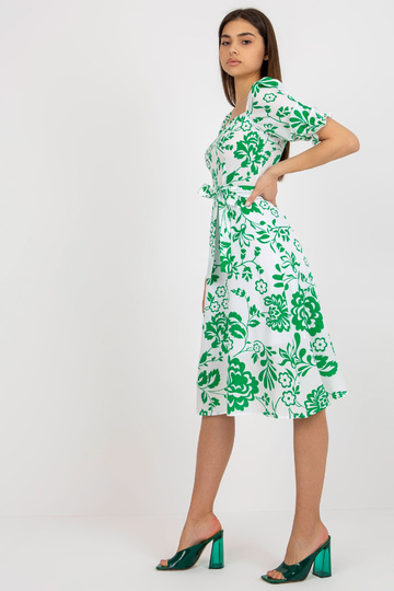 Balta un zaļa midi kleita...