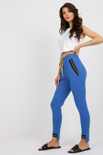 Tumši zilas sieviešu... 2