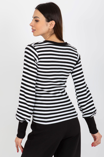 Melnbalta pieguļoša blūze... 2