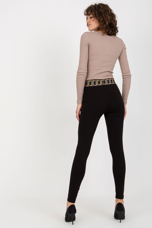 Melni kokvilnas ikdienas legingi ar...