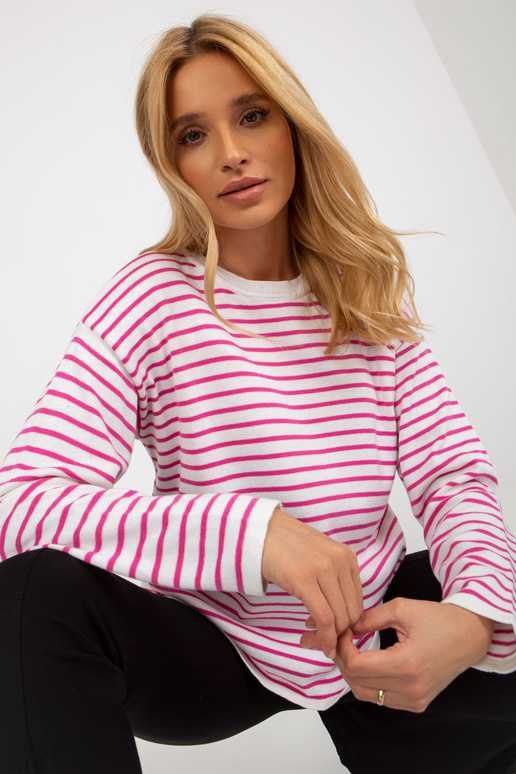 Balts un gaiši violets svītrains...