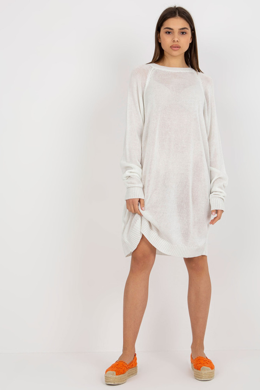 Balta liela izmēra trikotāžas kleita...