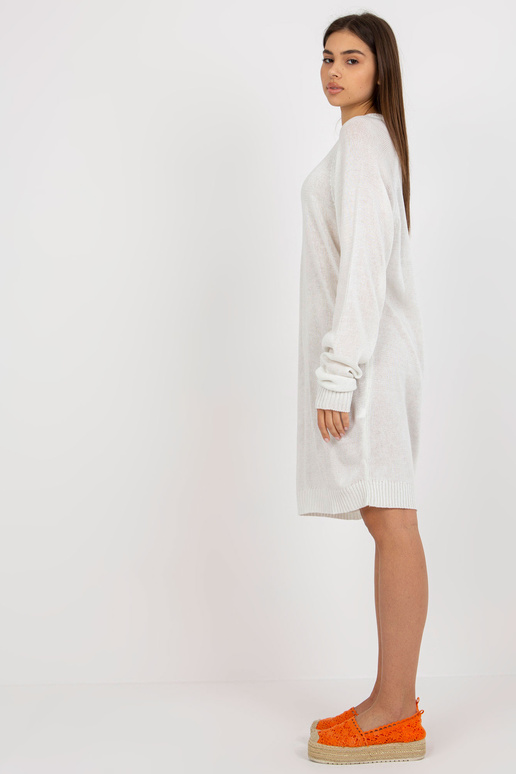 Balta liela izmēra trikotāžas kleita...