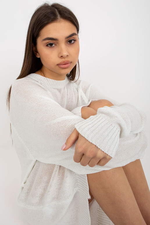 Balta liela izmēra trikotāžas kleita...