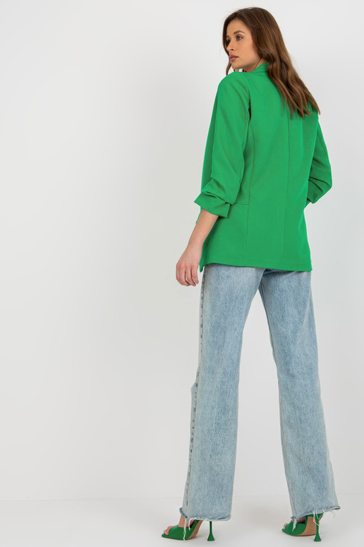 Zaļa sieviešu jaka ar volānām... Zaļa sieviešu jaka ar volānām...