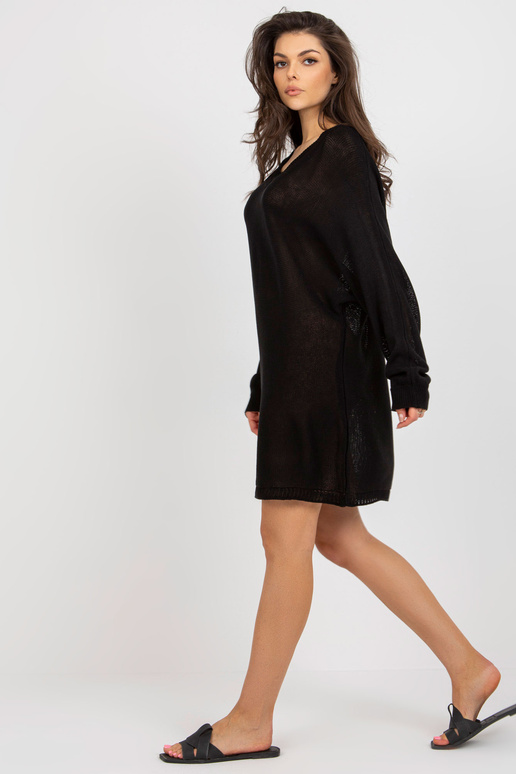 Melna, brīva trikotāžas kleita ar...