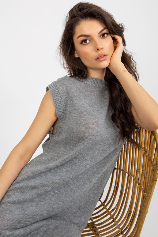 Pelēka vasaras trikotāžas kleita...