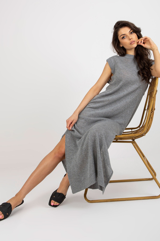 Pelēka vasaras trikotāžas kleita...