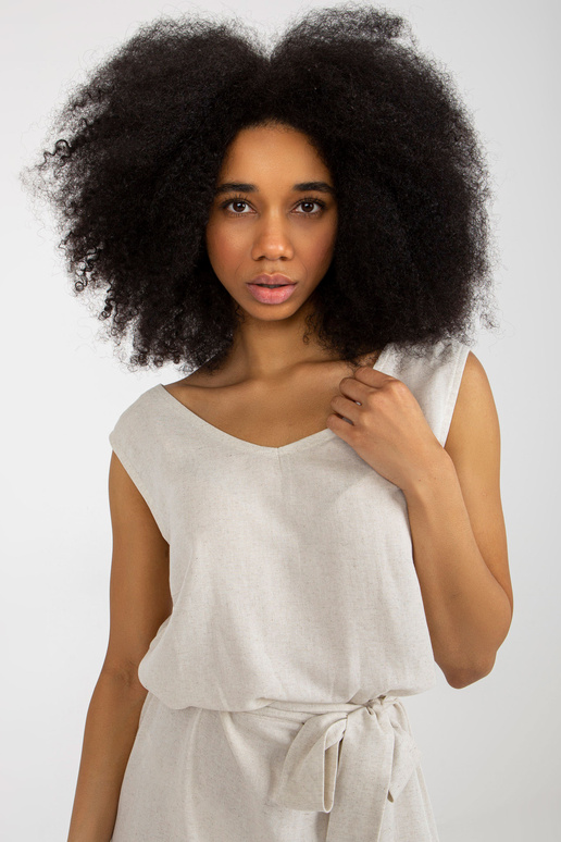 Gaiši bēša vasaras kleita ar jostu...