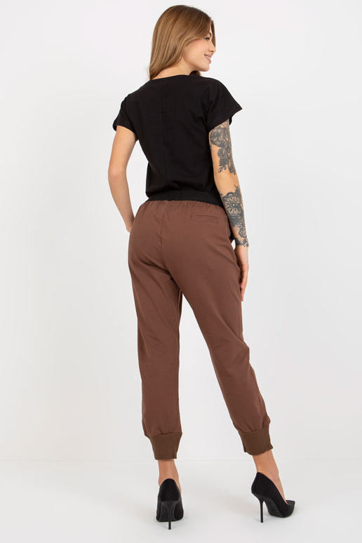 Brūnas pamata treniņbikses ar kabatām