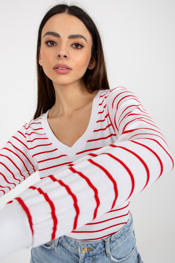 Balta un sarkana rievota...