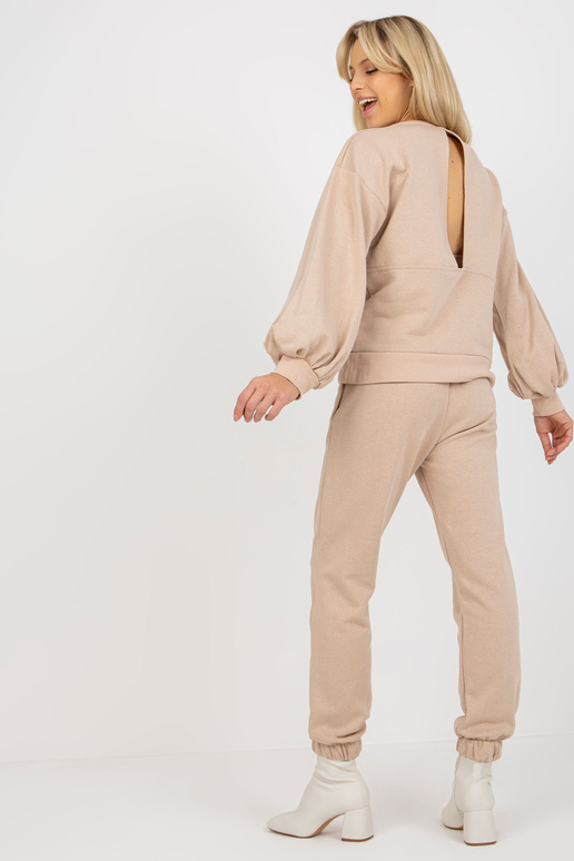 Bēšs ikdienas komplekts ar džemperi...