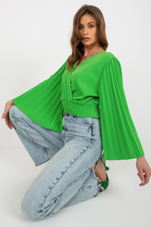Gaiši zaļa svinīga blūze ar platām...