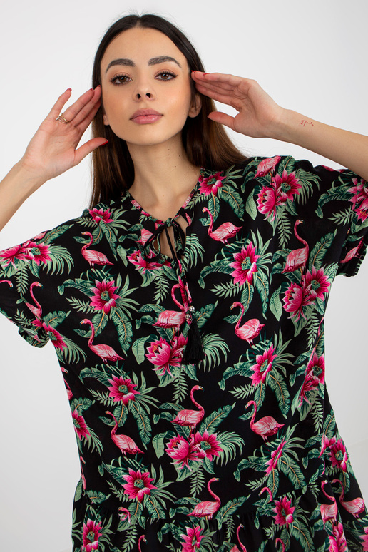 Kleita ar vasaras apdruku un mezglotu...