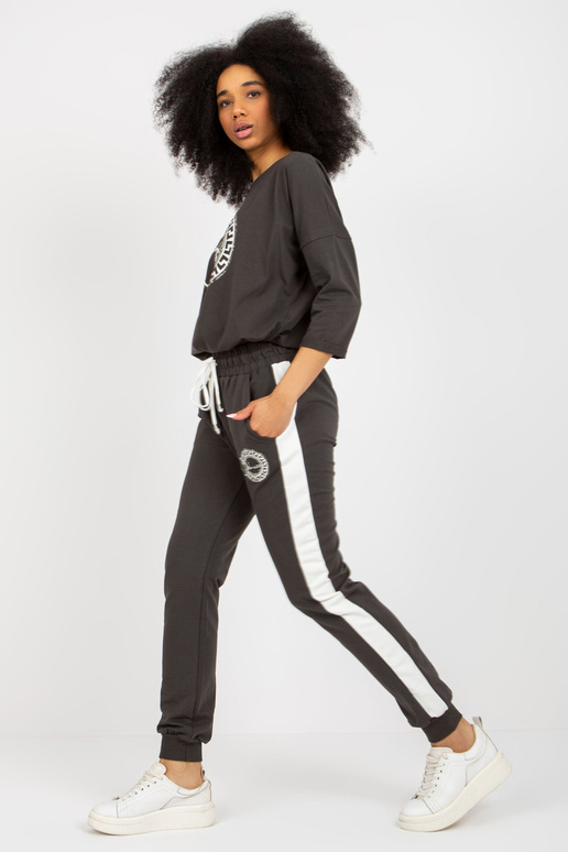 Khaki krāsas sieviešu sporta tērpa...