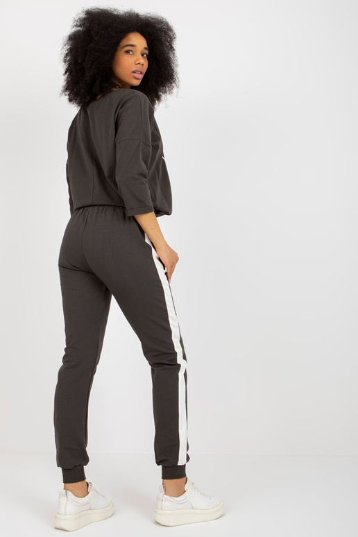 Khaki krāsas sieviešu sporta tērpa...