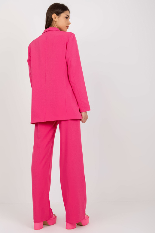 Tumši rozā sieviešu lielizmēra žakete... Tumši rozā sieviešu lielizmēra žakete...