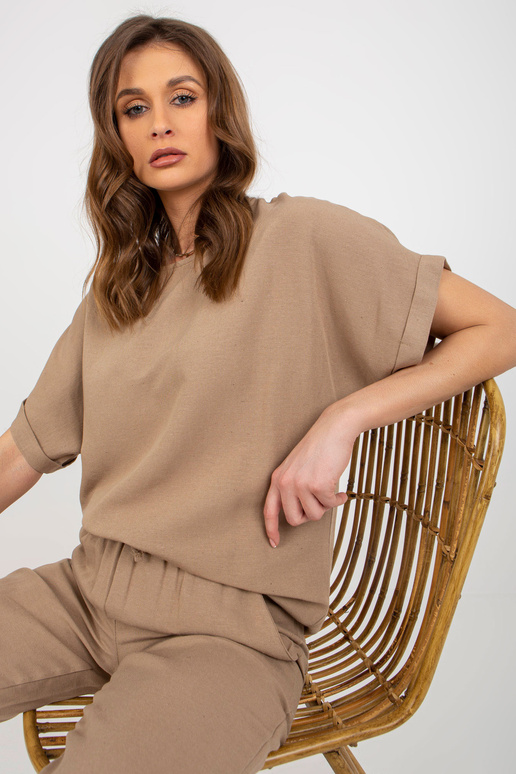 Tumši bēšs vasaras komplekts ar... Tumši bēšs vasaras komplekts ar...