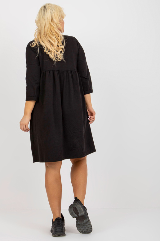 Melna, liela izmēra liela izmēra...