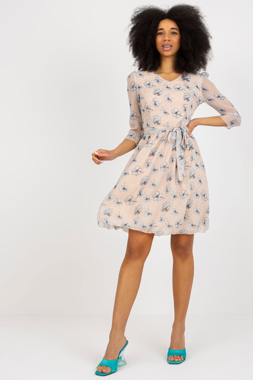 Bēša kleita ar apdruku un 3/4 piedurknēm