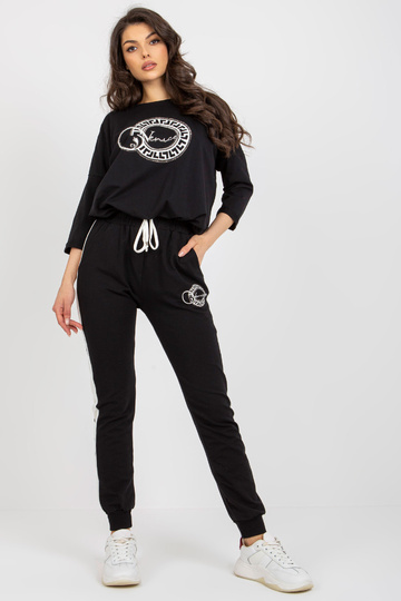 Melns sieviešu sporta tērpa...