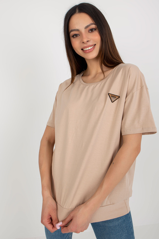 Bēša sieviešu oversize blūze ar ielāpu
