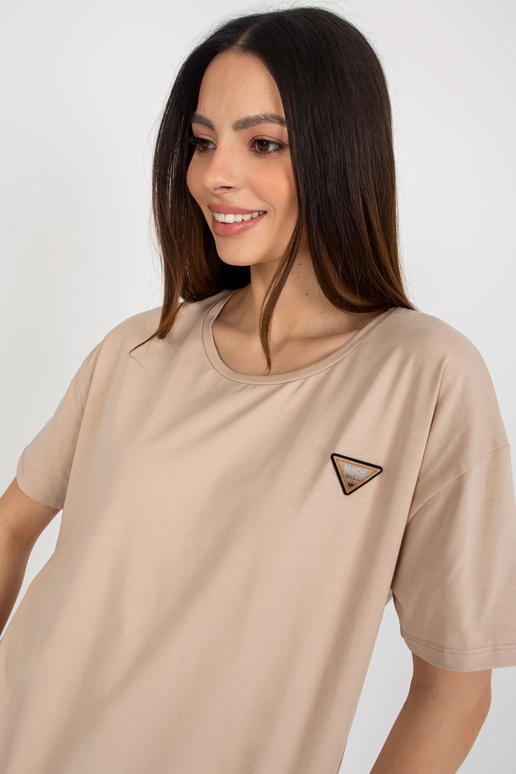 Bēša sieviešu oversize blūze ar ielāpu