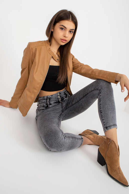 Jaka-NM-KR-F06.96P-kamielis