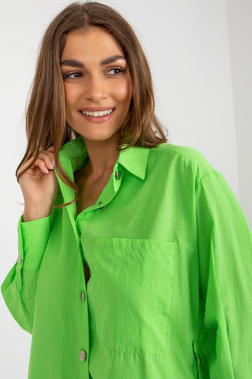 Gaiši zaļš asimetrisks oversize...