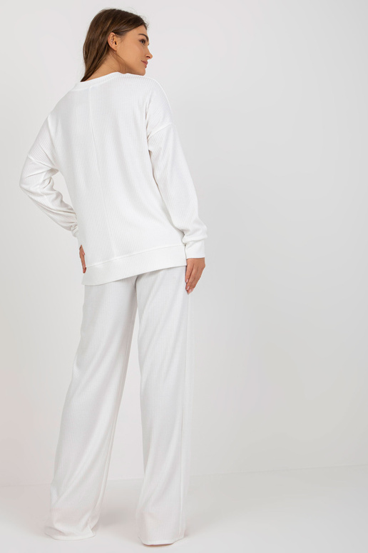 Ecru rievotu ikdienas komplekts ar... Ecru rievotu ikdienas komplekts ar...