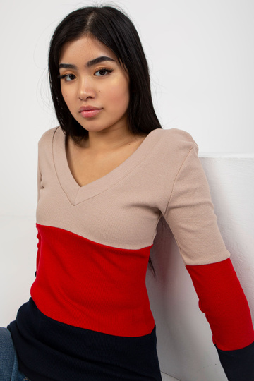 Bēša un tumši zila...