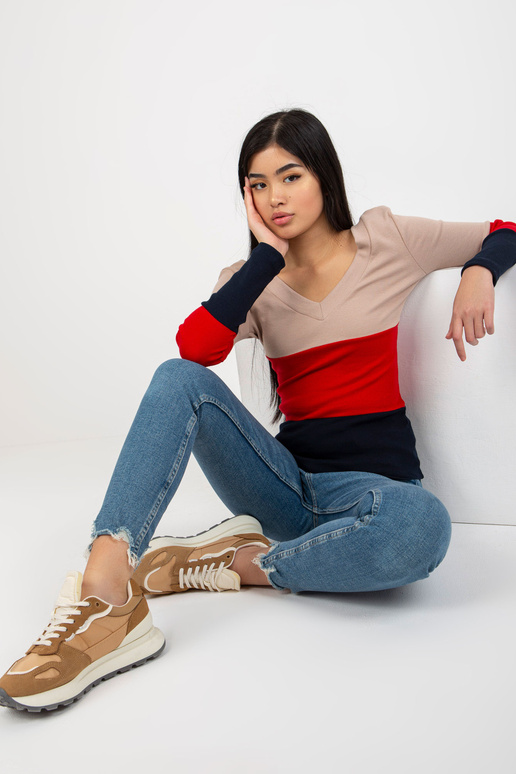 Bēša un tumši zila pieguļoša pamata...